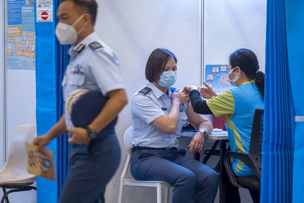 APTOPIX Virus Outbreak Hong Kong Vaccines